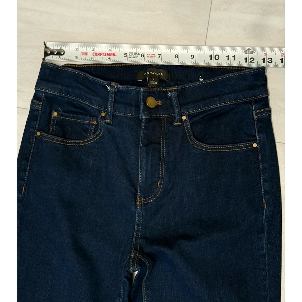 Ann Taylor Jeans Womens 0 Slim Fit Boot Cut Stretch Mid Rise Blue Dark Wash - Picture 9 of 10